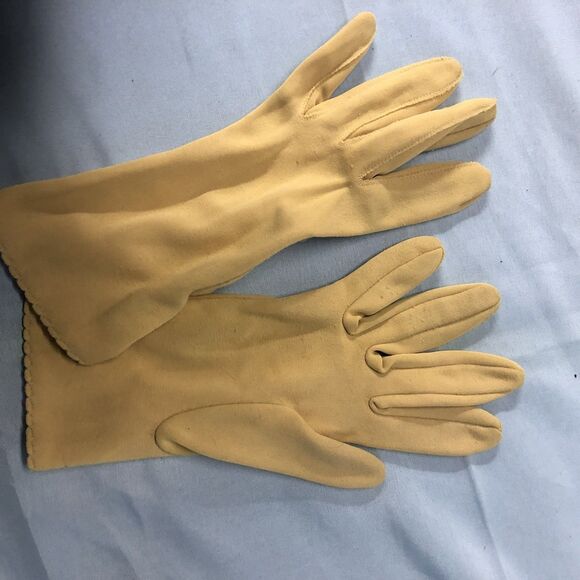 Vintage Retro embroidered cream/white gloves - Picture 2 of 2